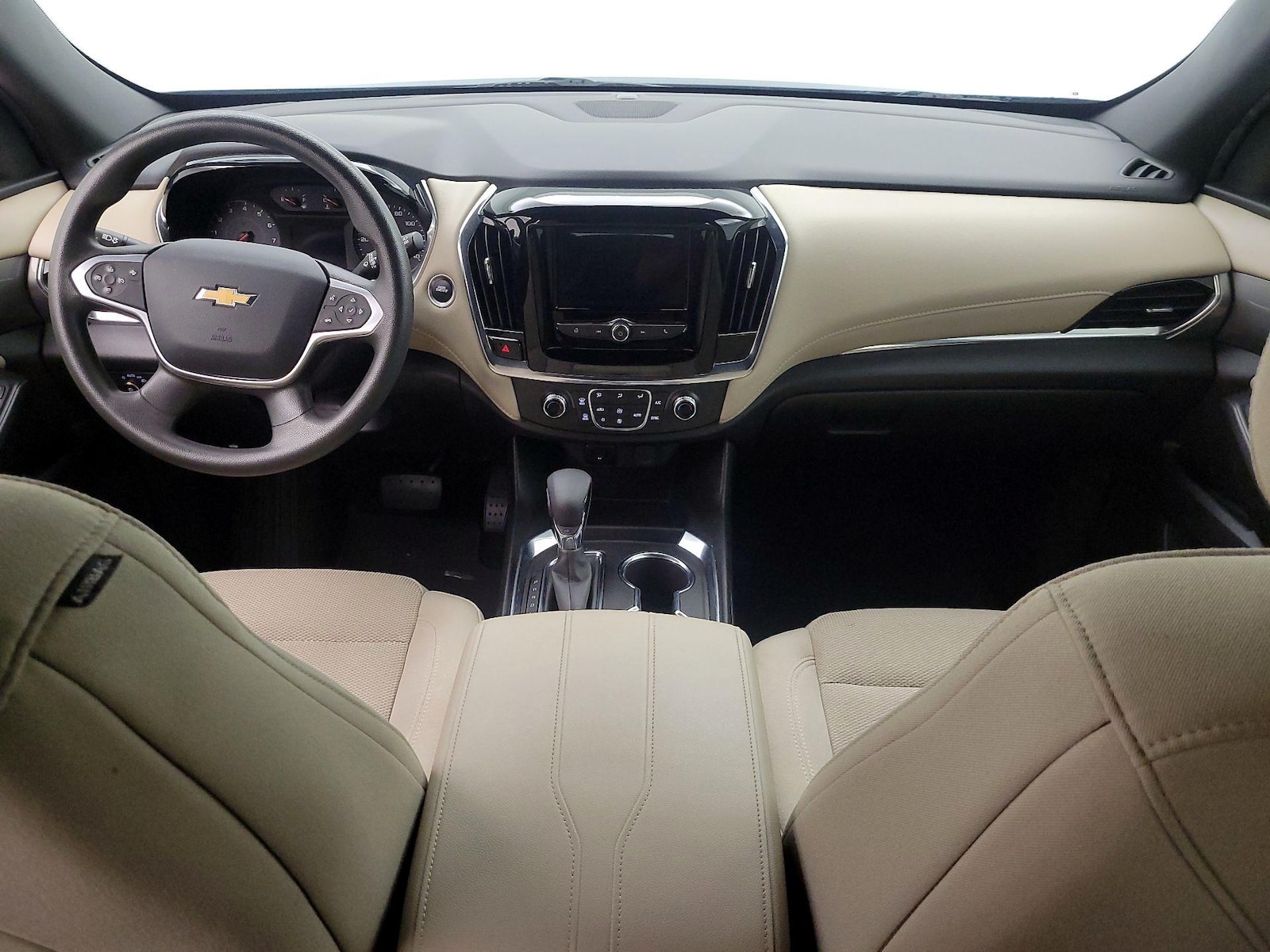 2023 Chevrolet Traverse LS - Photo 10