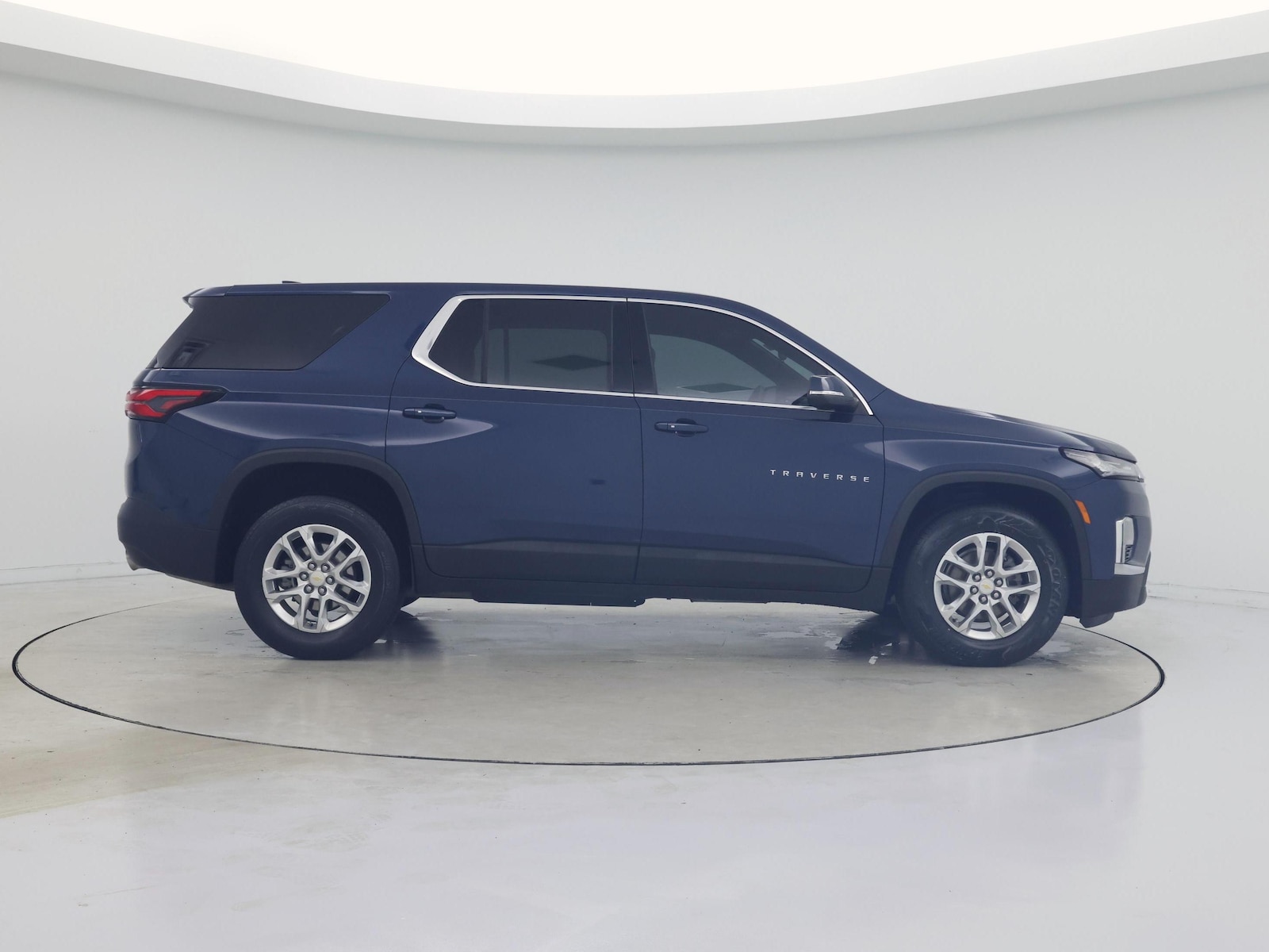 2023 Chevrolet Traverse LS - Photo 8