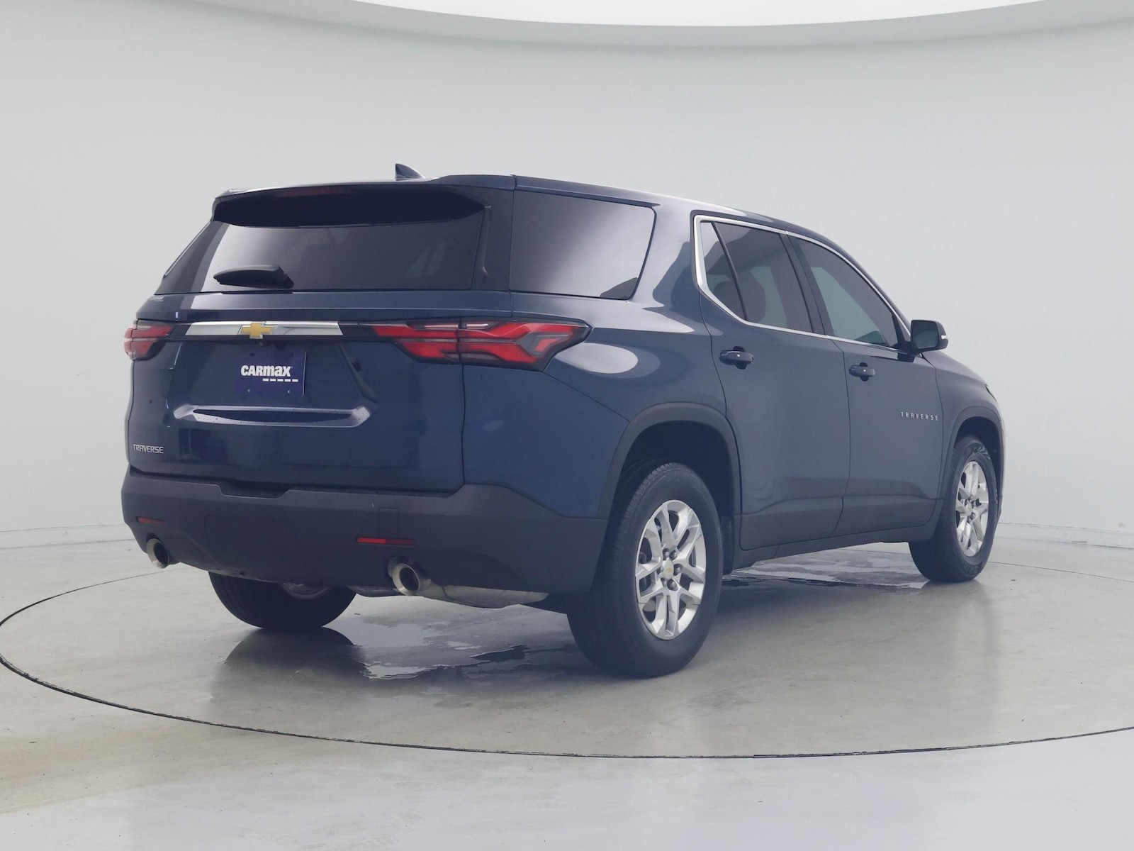 2023 Chevrolet Traverse LS - Photo 9