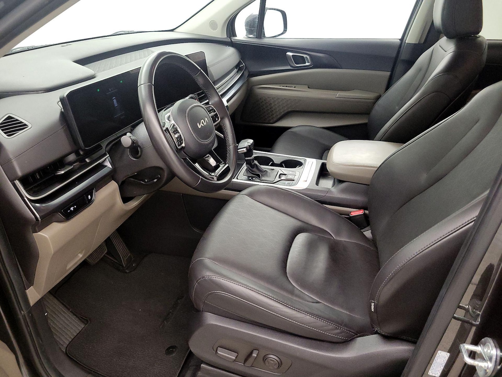 2025 Kia Carnival LXS - Photo 12