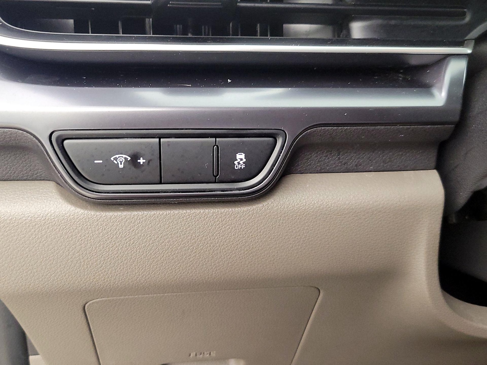 2025 Kia Carnival LXS - Photo 14