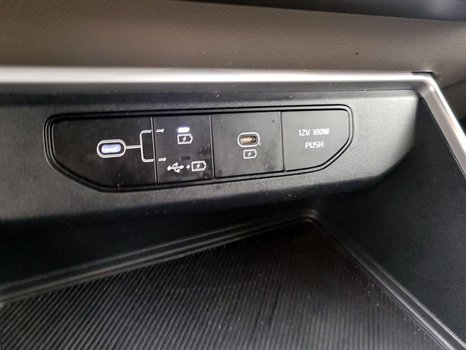 2025 Kia Carnival LXS - Photo 20