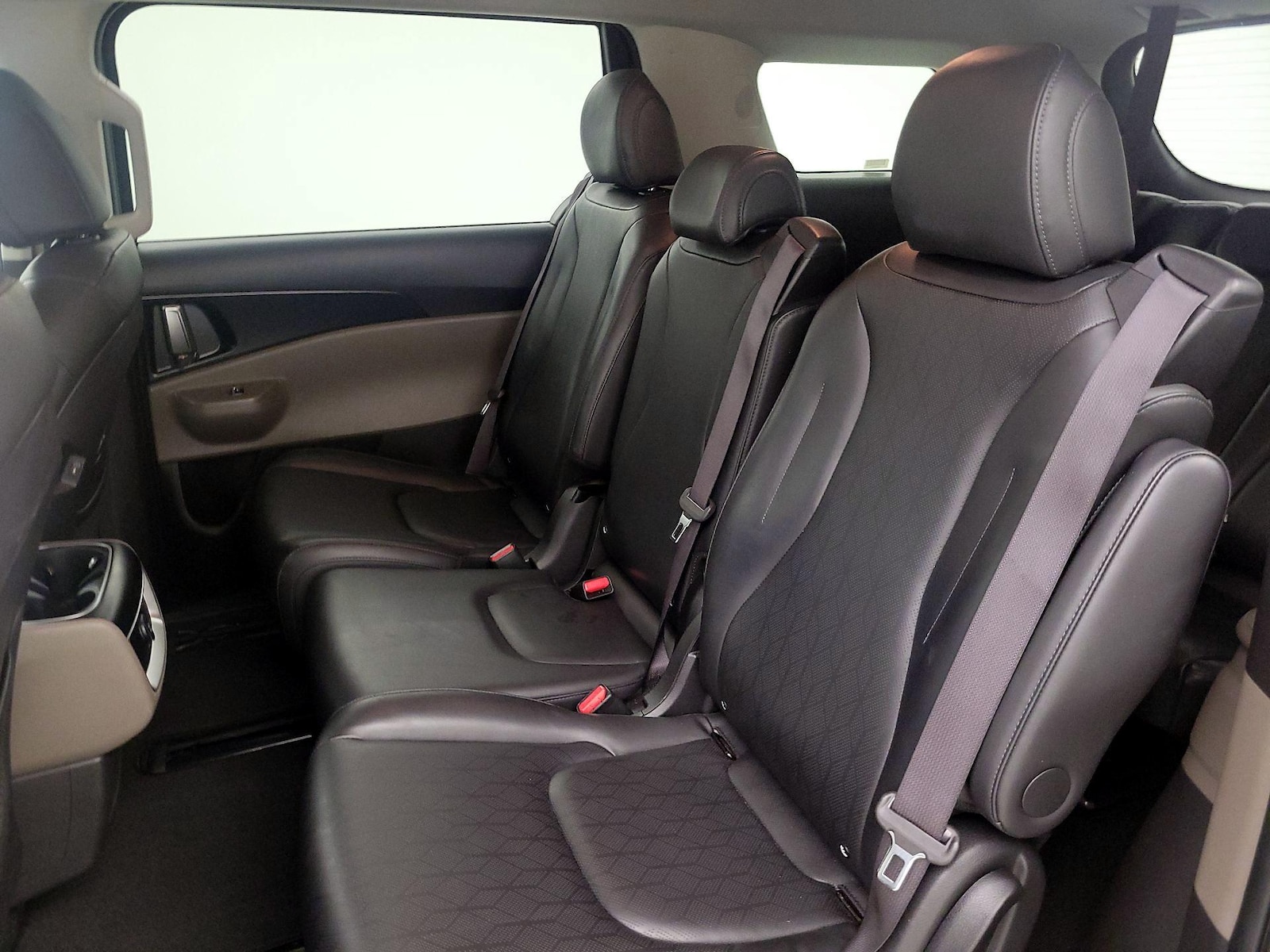 2025 Kia Carnival LXS - Photo 21