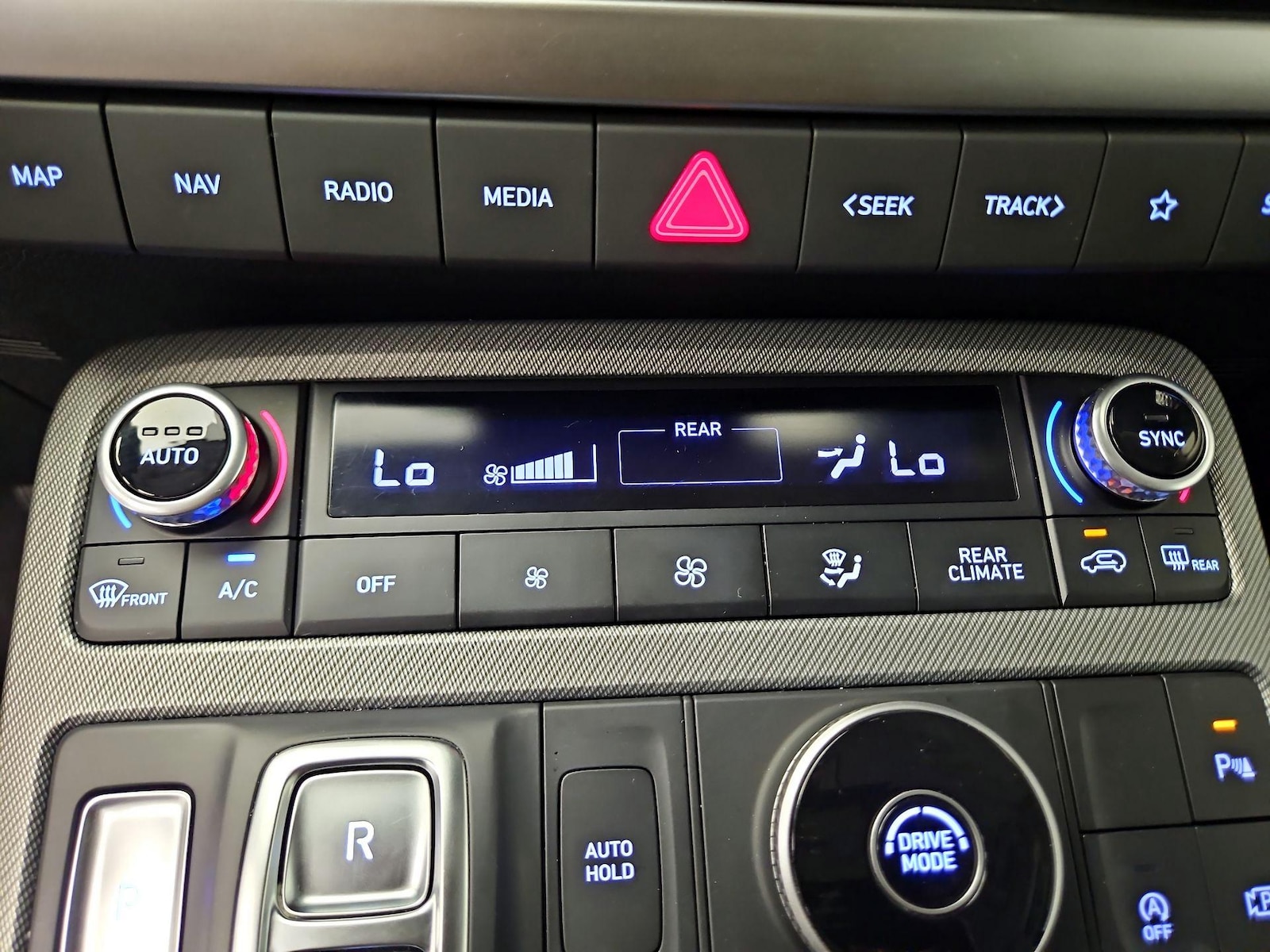 2025 Hyundai Palisade SEL - Photo 18
