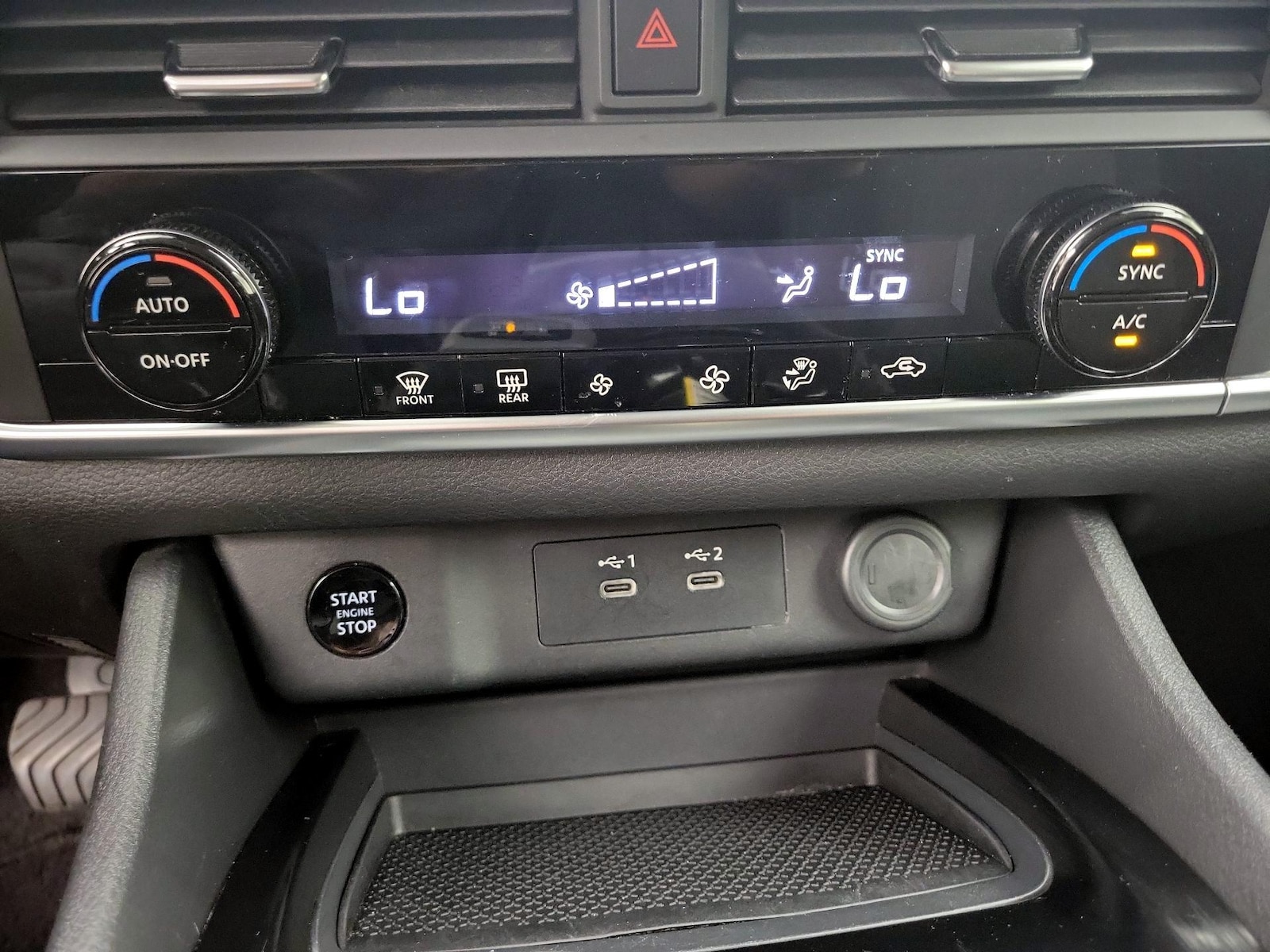 2025 Nissan Rogue SV - Photo 18