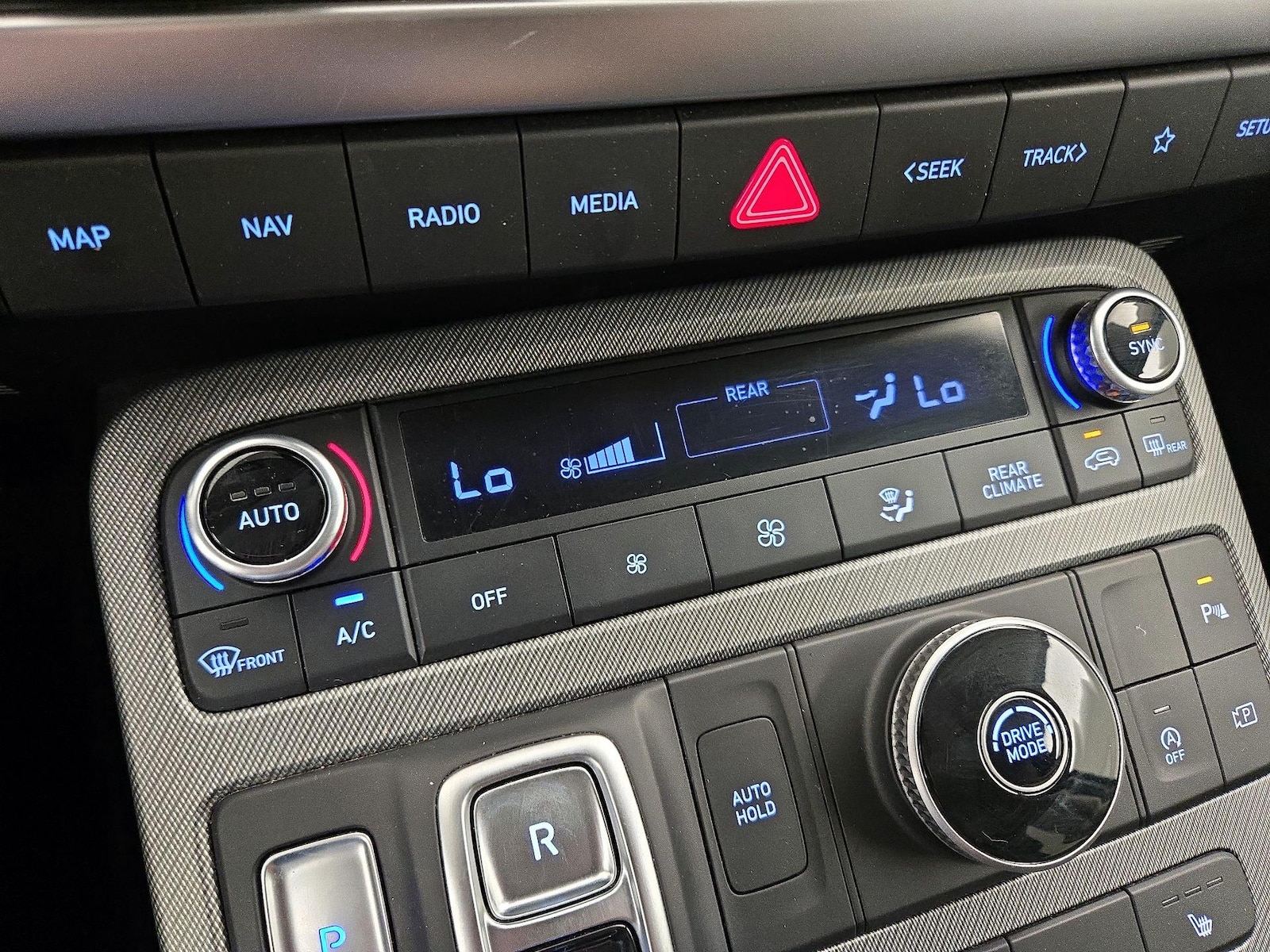 2025 Hyundai Palisade SEL - Photo 18