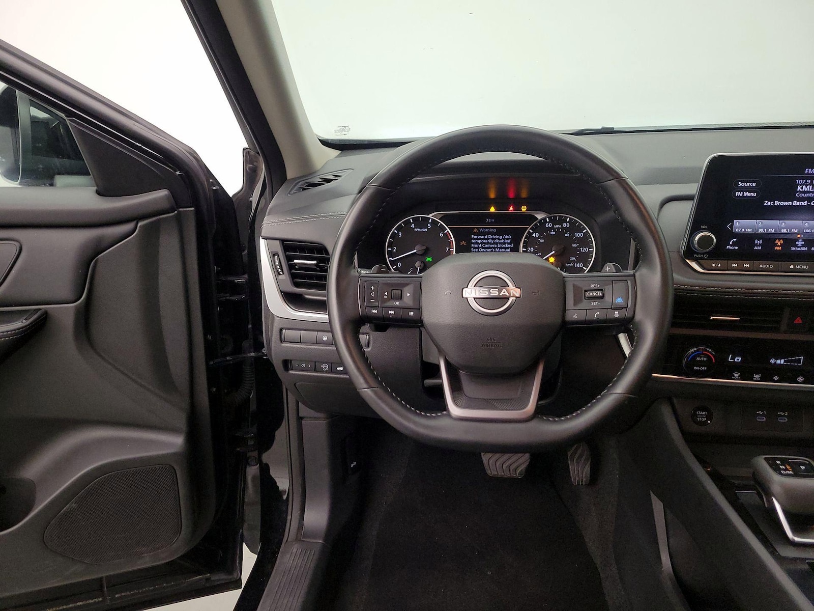 2025 Nissan Rogue SV - Photo 11
