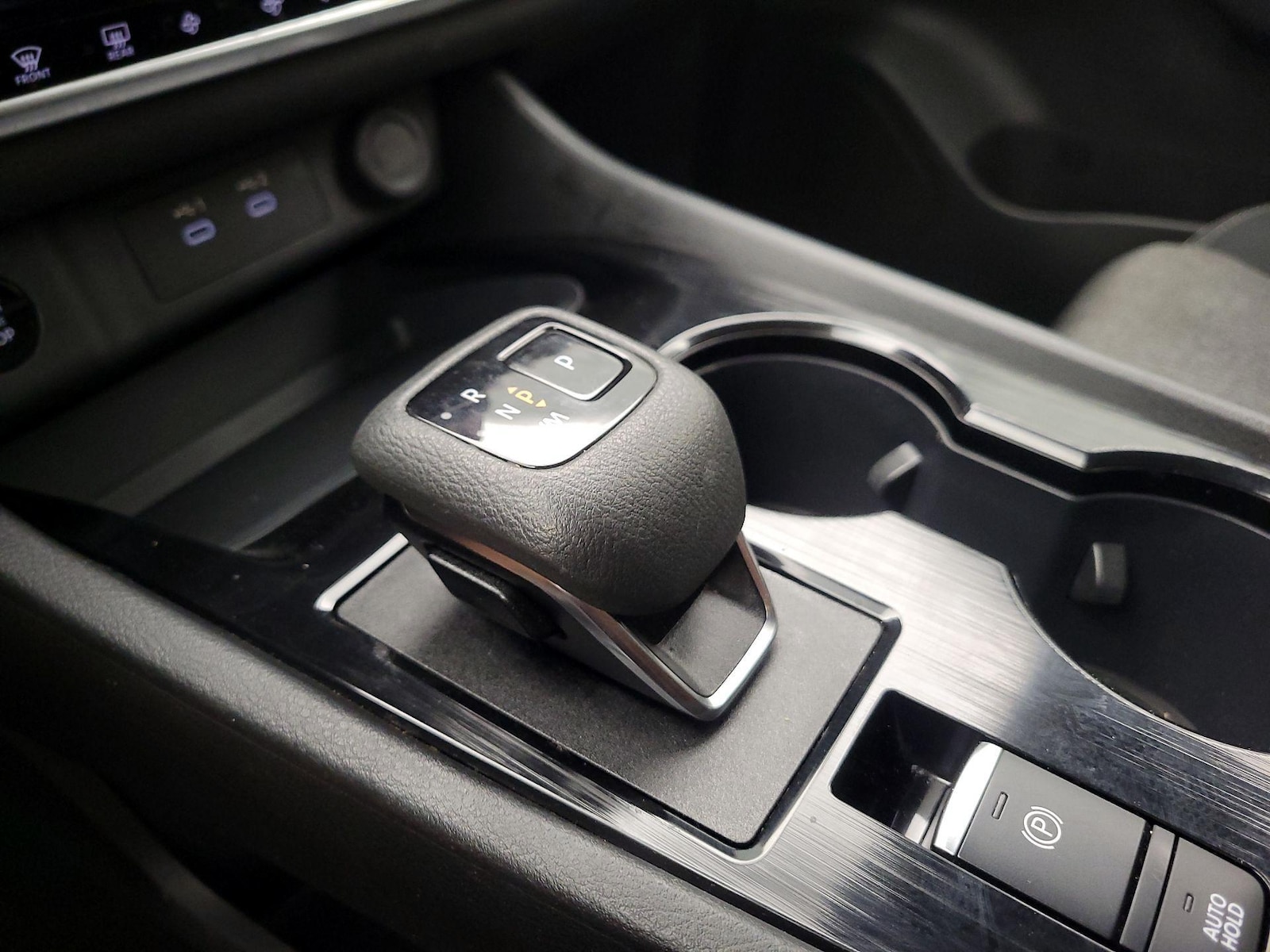2025 Nissan Rogue SV - Photo 18
