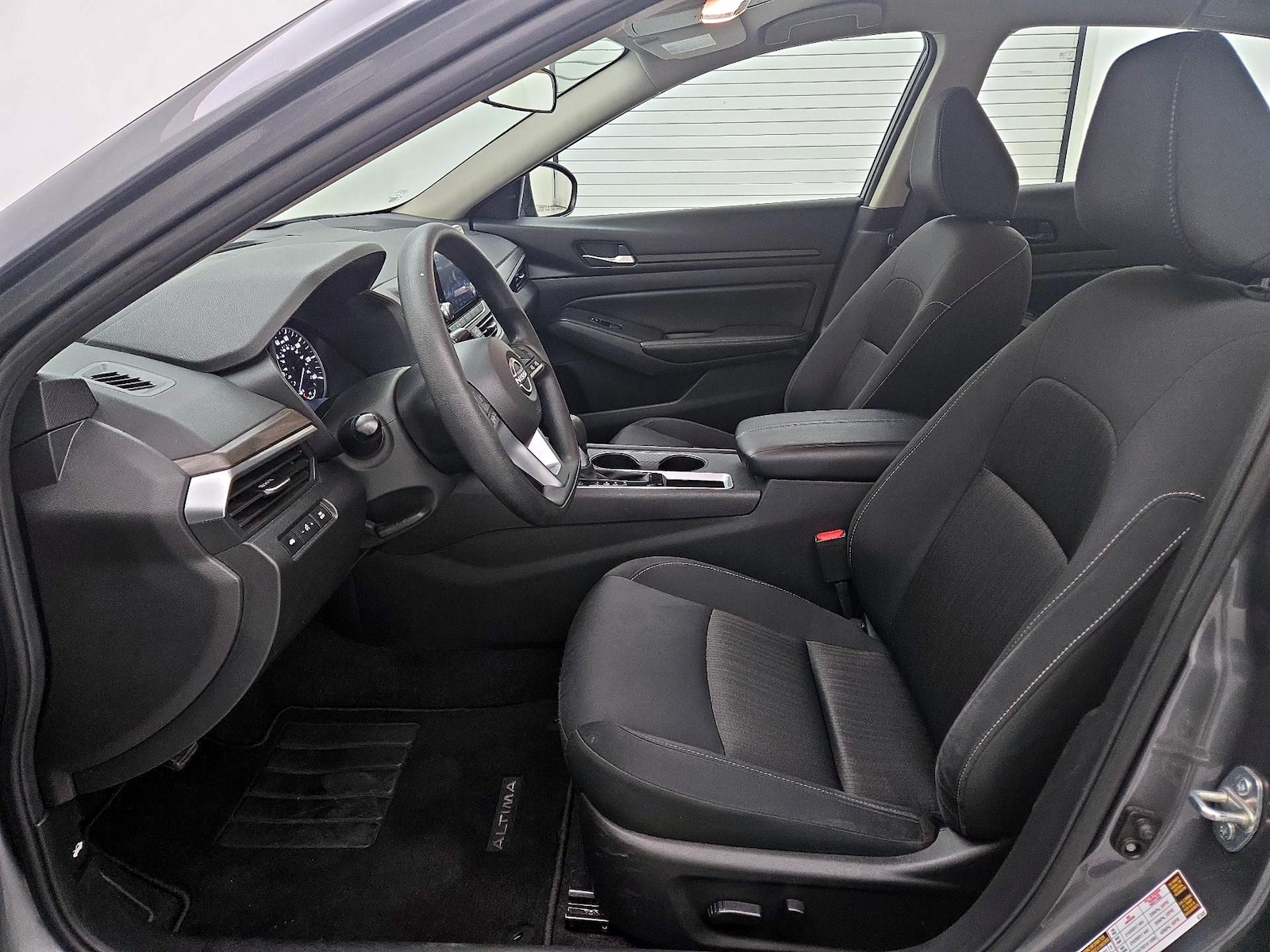 2025 Nissan Altima SV - Photo 12