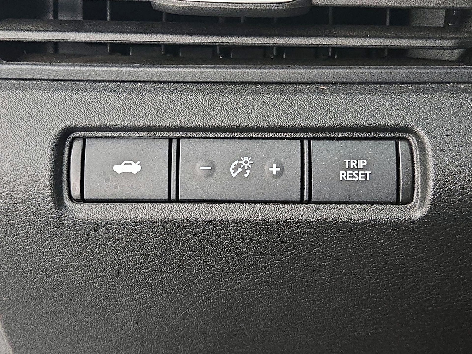 2025 Nissan Altima SV - Photo 14