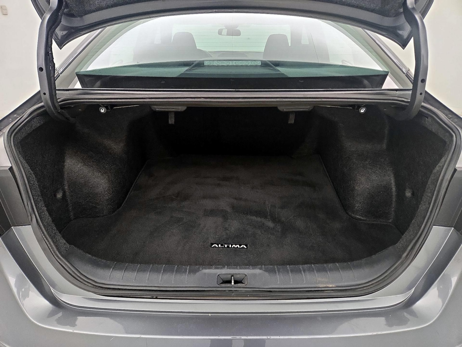 2025 Nissan Altima SV - Photo 21