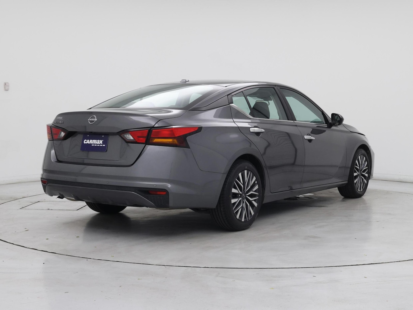 2025 Nissan Altima SV - Photo 9