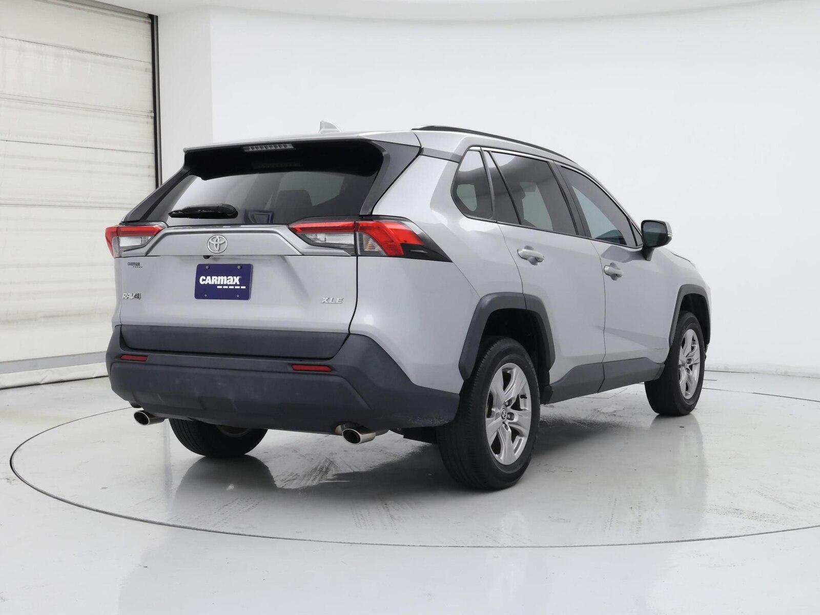 2023 Toyota RAV4 XLE - Photo 9