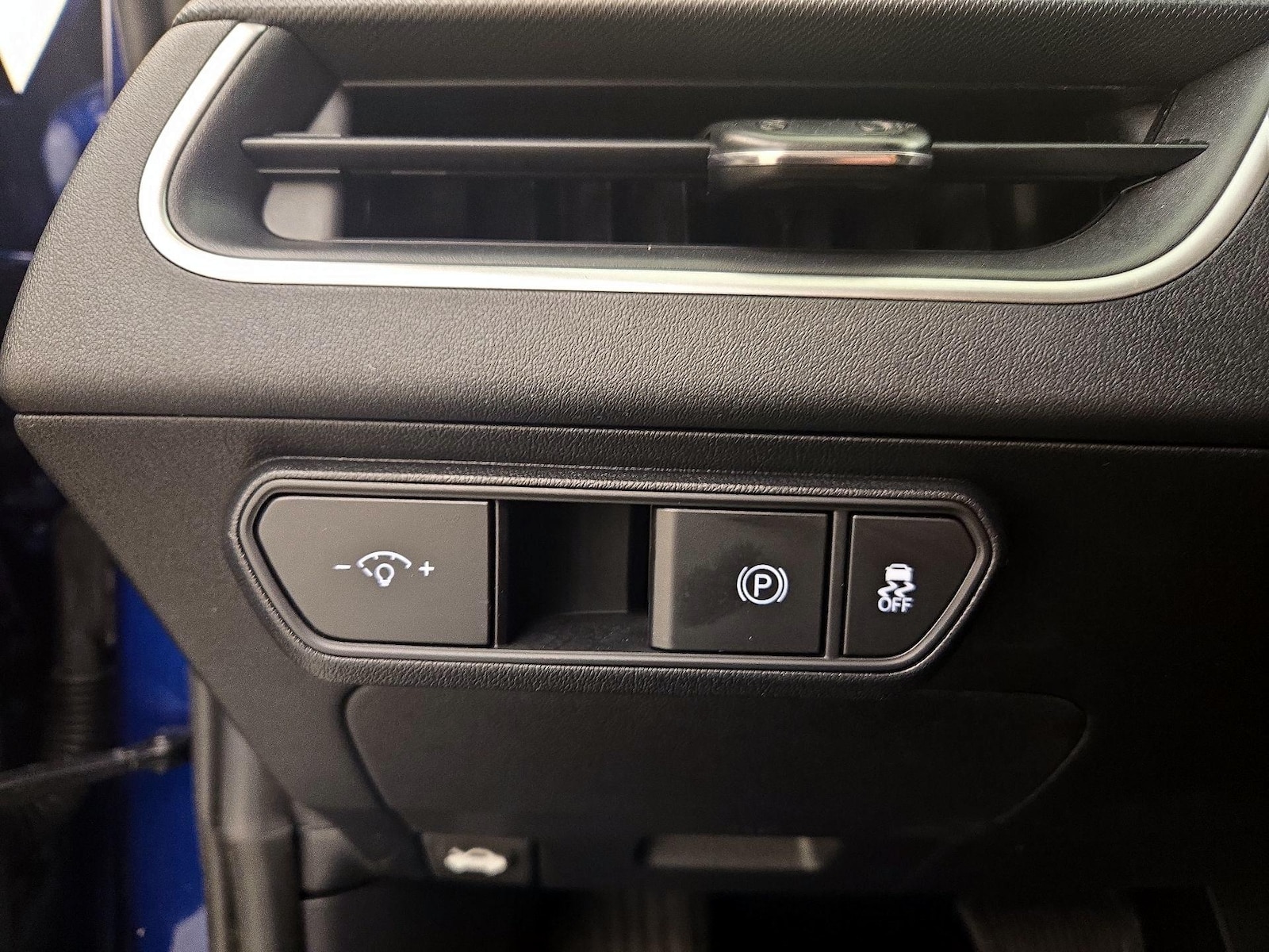 2025 Kia K4 LXS - Photo 14