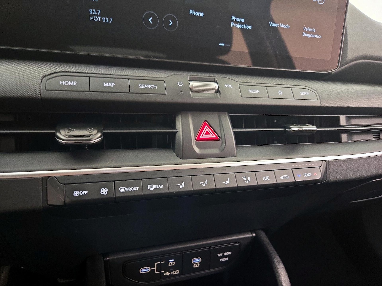 2025 Kia K4 LXS - Photo 17