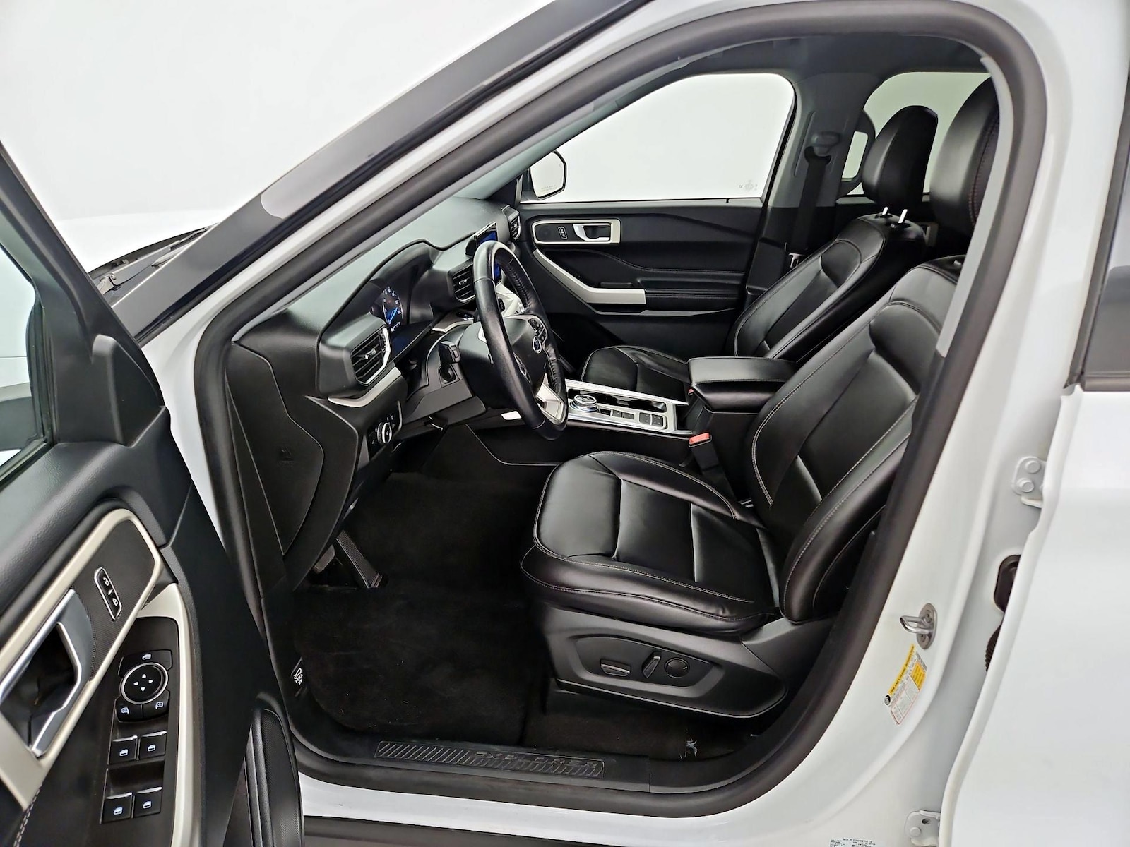2023 Ford Explorer XLT - Photo 12