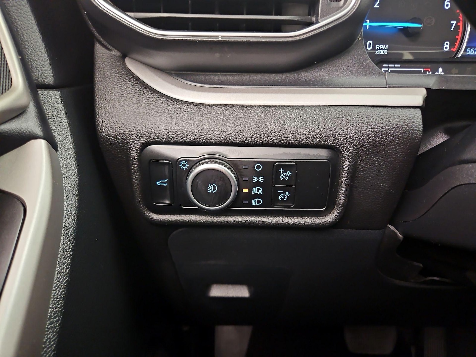 2023 Ford Explorer XLT - Photo 14