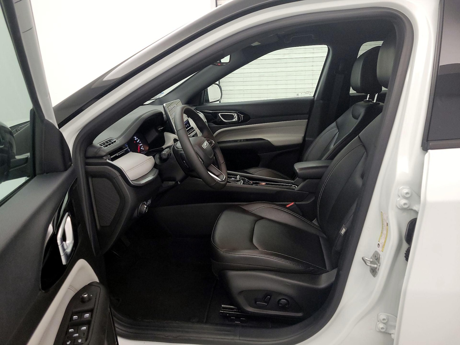 2025 Jeep Compass Limited - Photo 12