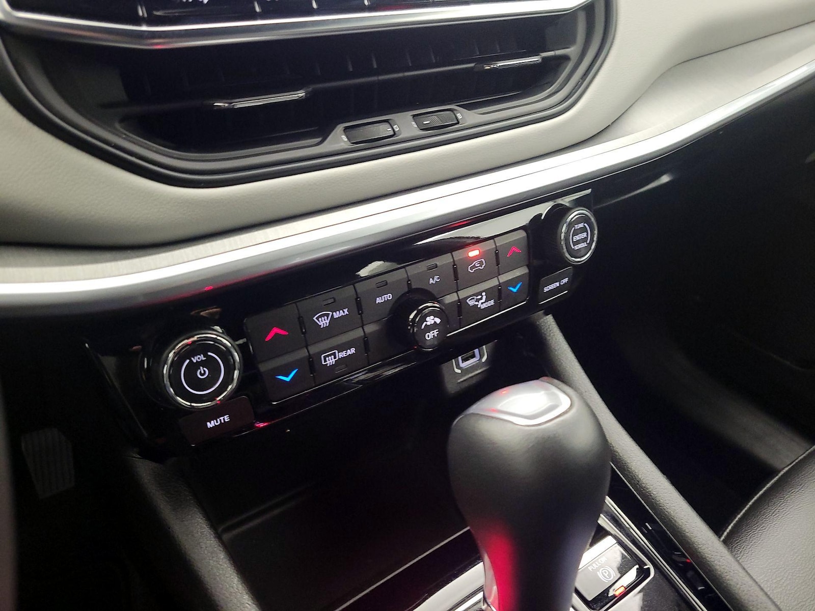 2025 Jeep Compass Limited - Photo 17