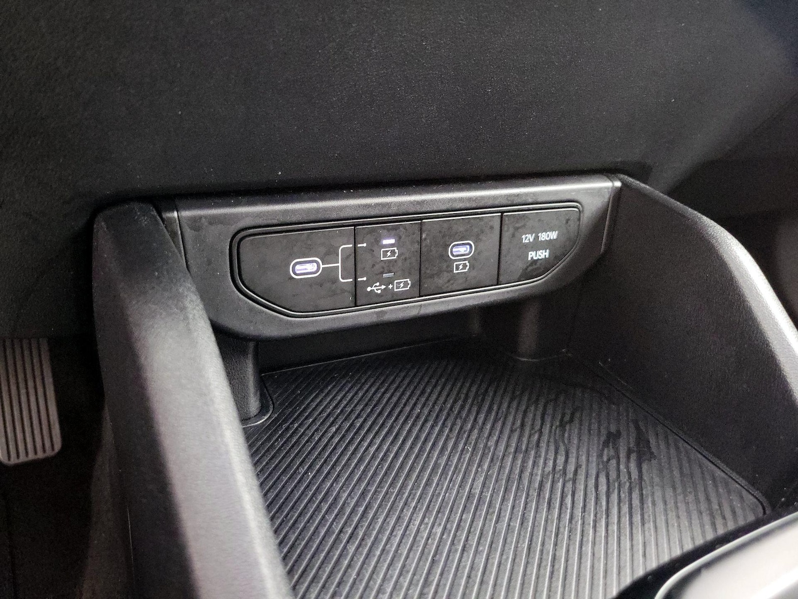 2025 Kia K4 LXS - Photo 19