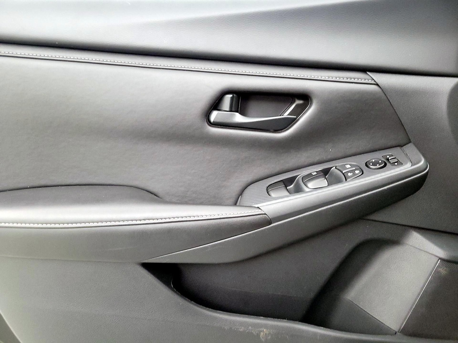 2025 Nissan Sentra S - Photo 13