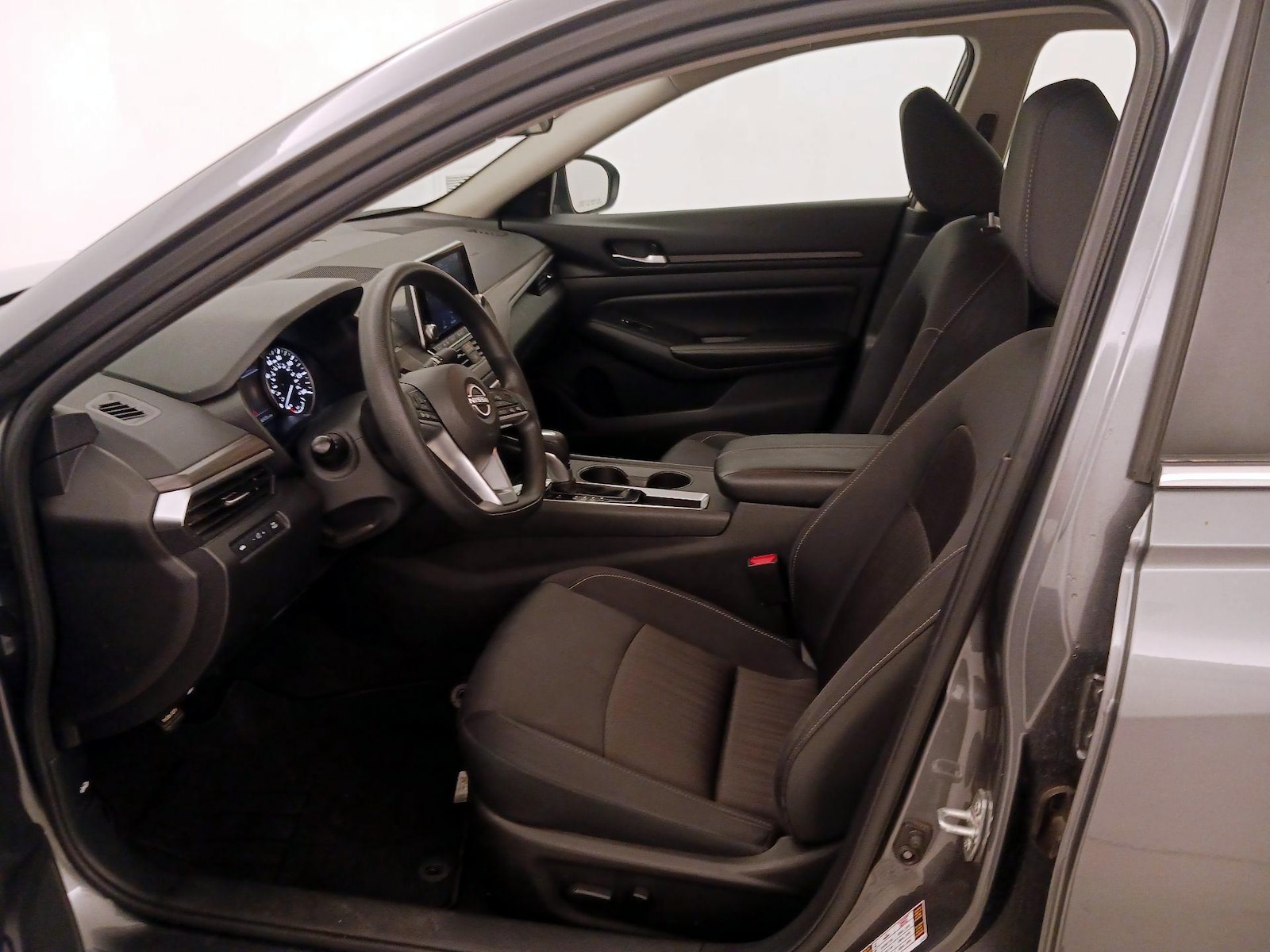 2025 Nissan Altima SV - Photo 12