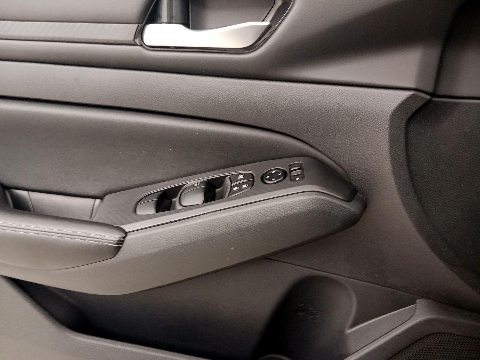 2025 Nissan Altima SV - Photo 13