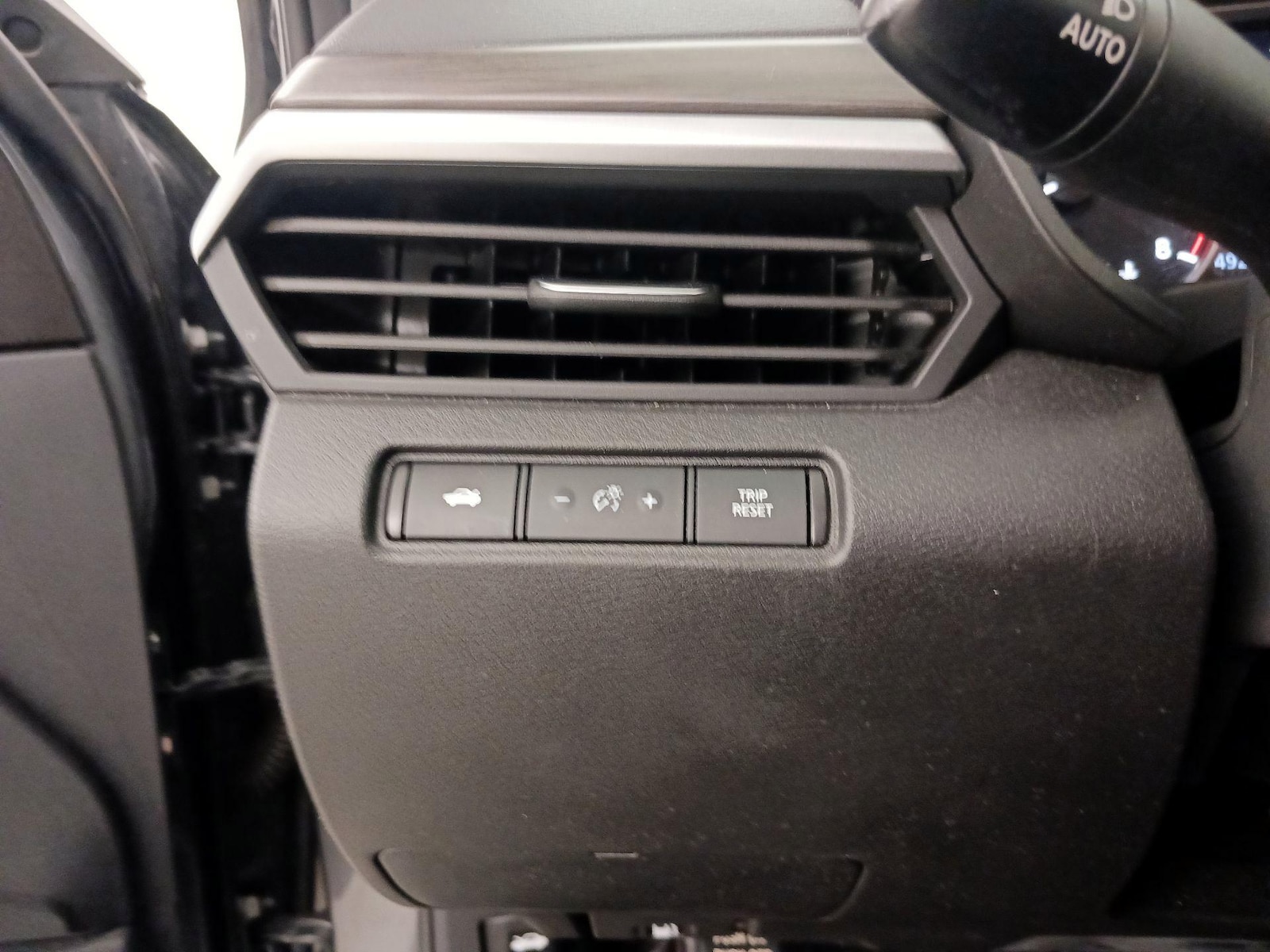 2025 Nissan Altima SV - Photo 14