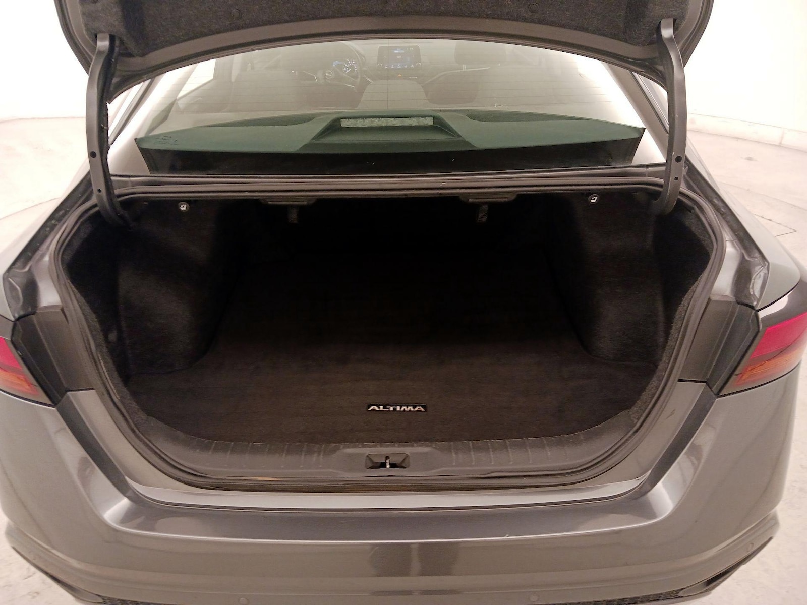 2025 Nissan Altima SV - Photo 21