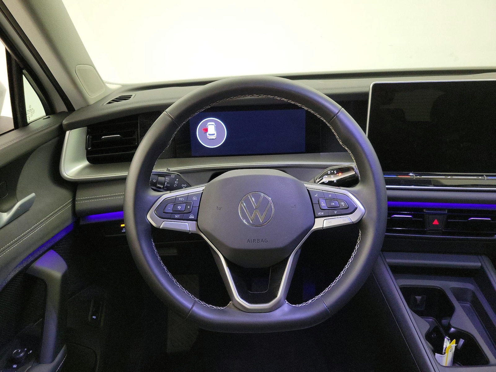 2026 Volkswagen Tiguan SE - Photo 11