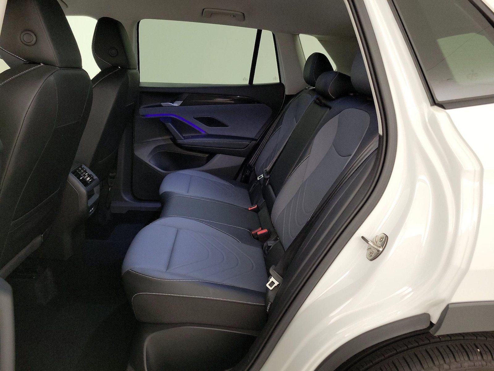 2026 Volkswagen Tiguan SE - Photo 19