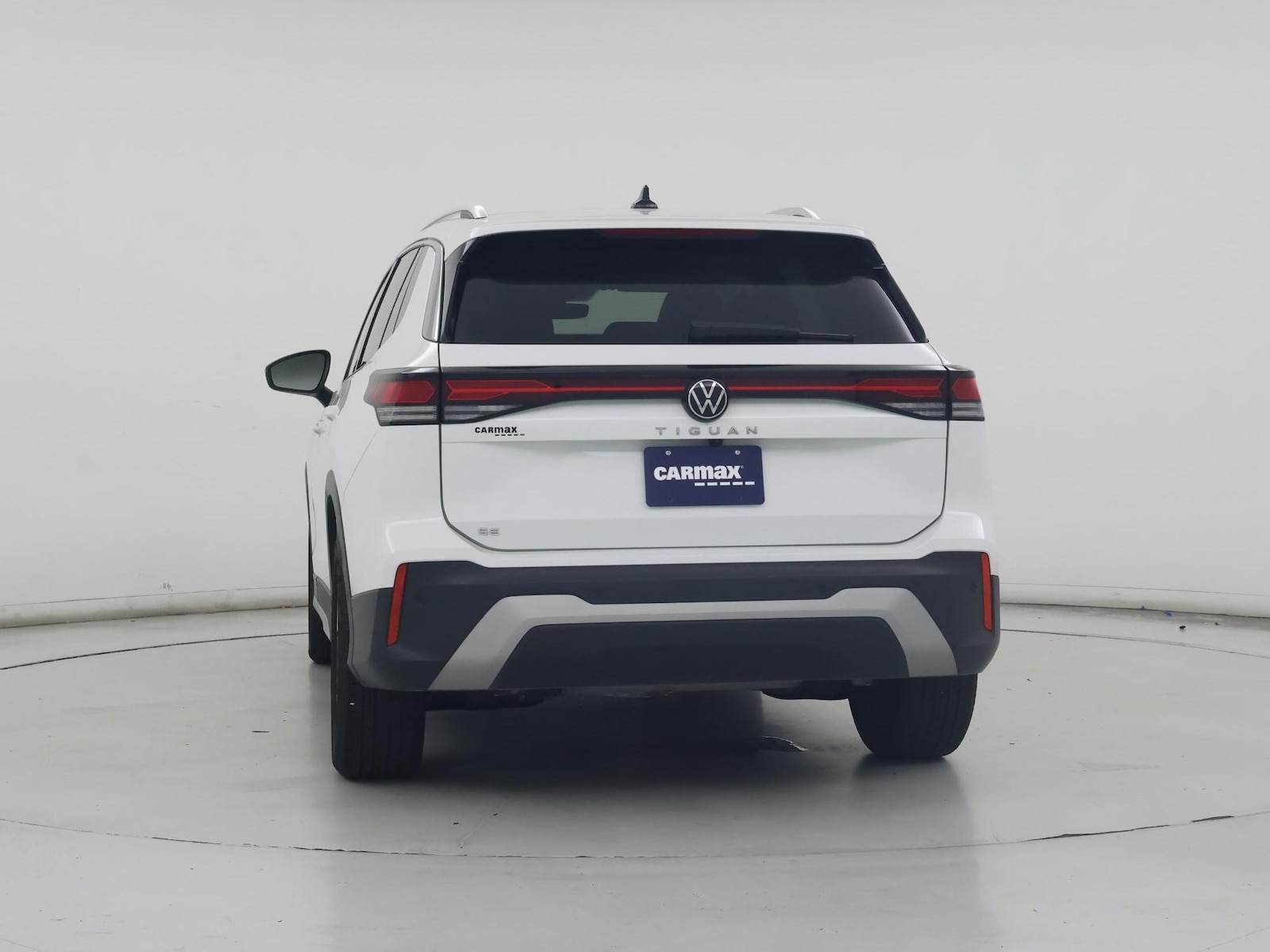 2026 Volkswagen Tiguan SE - Photo 7