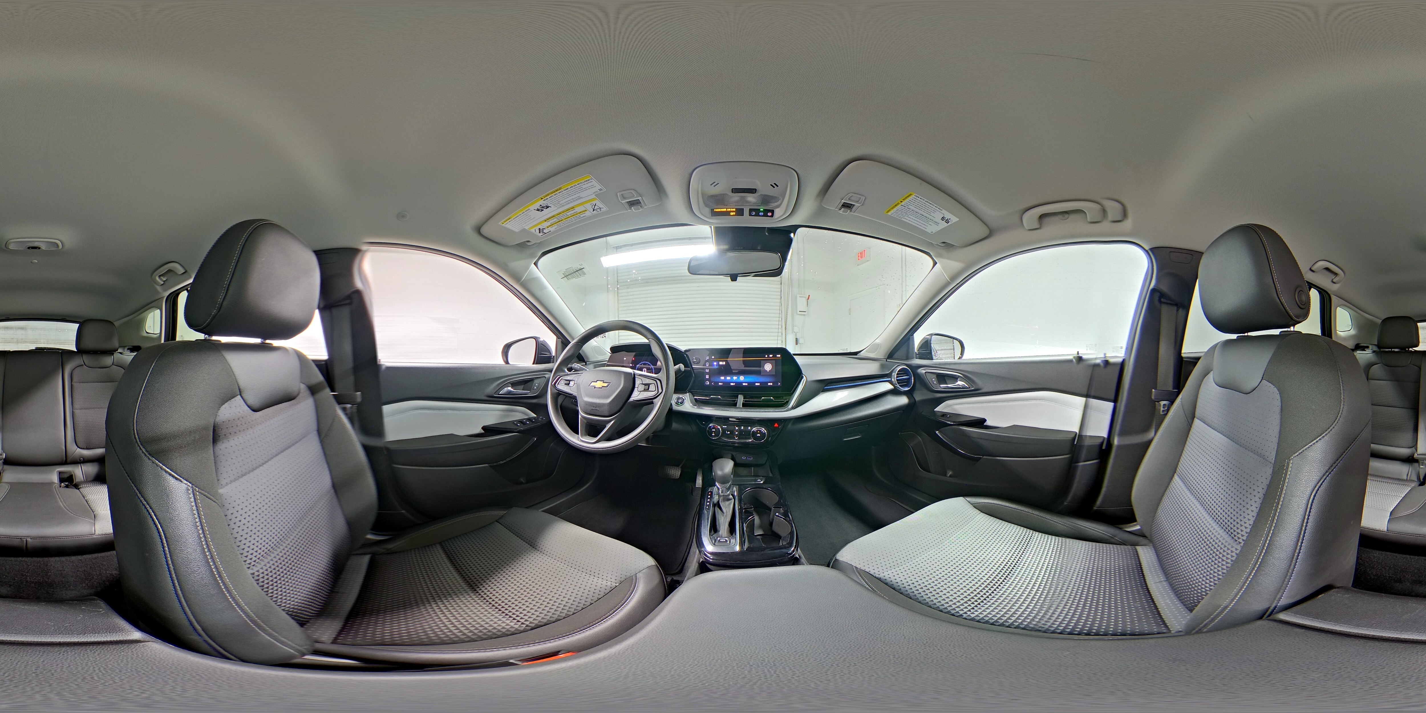 2025 Chevrolet Trax LT - Photo 25