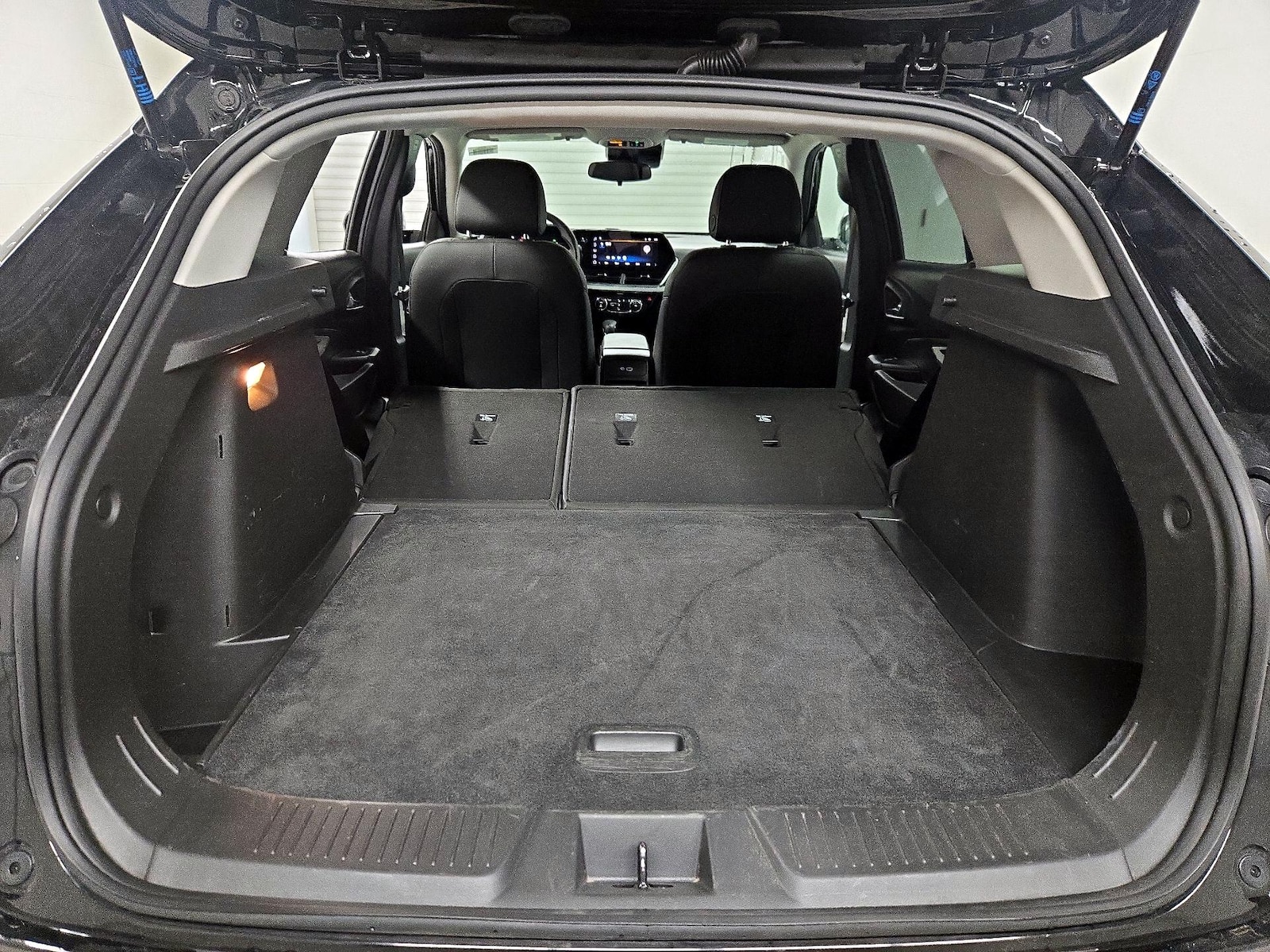 2025 Chevrolet Trax LT - Photo 22