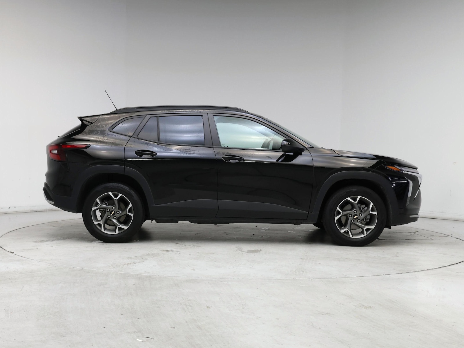 2025 Chevrolet Trax LT - Photo 8