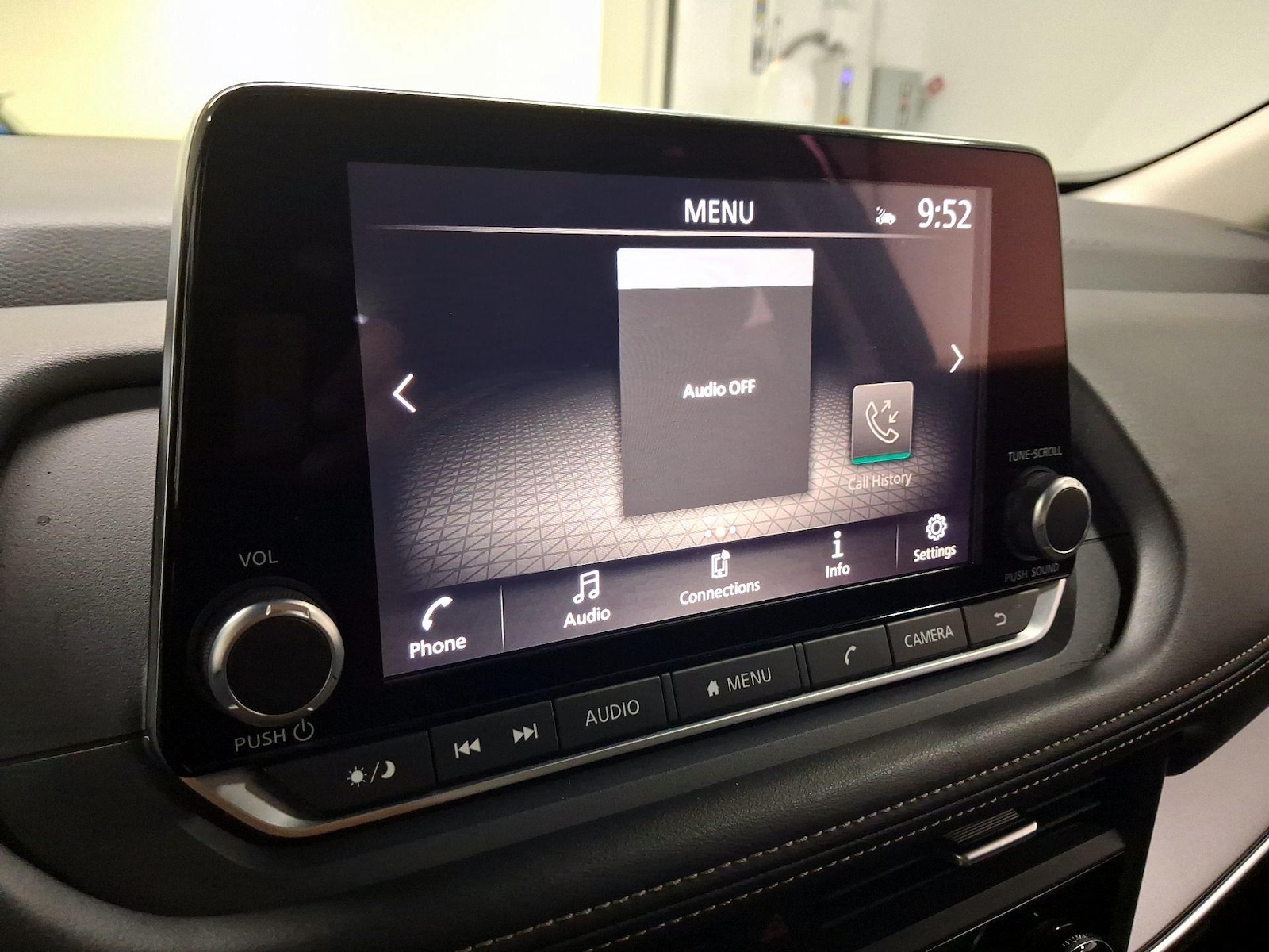 2025 Nissan Rogue SV - Photo 14