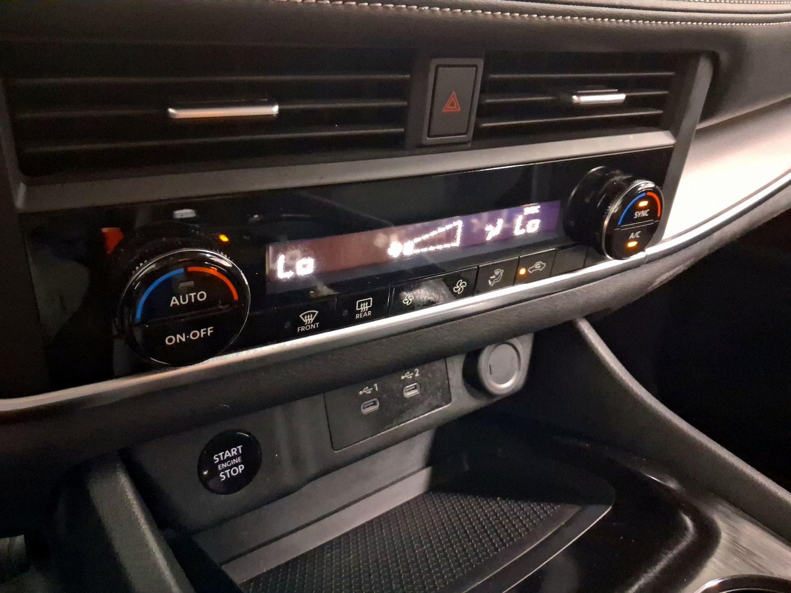 2025 Nissan Rogue SV - Photo 15