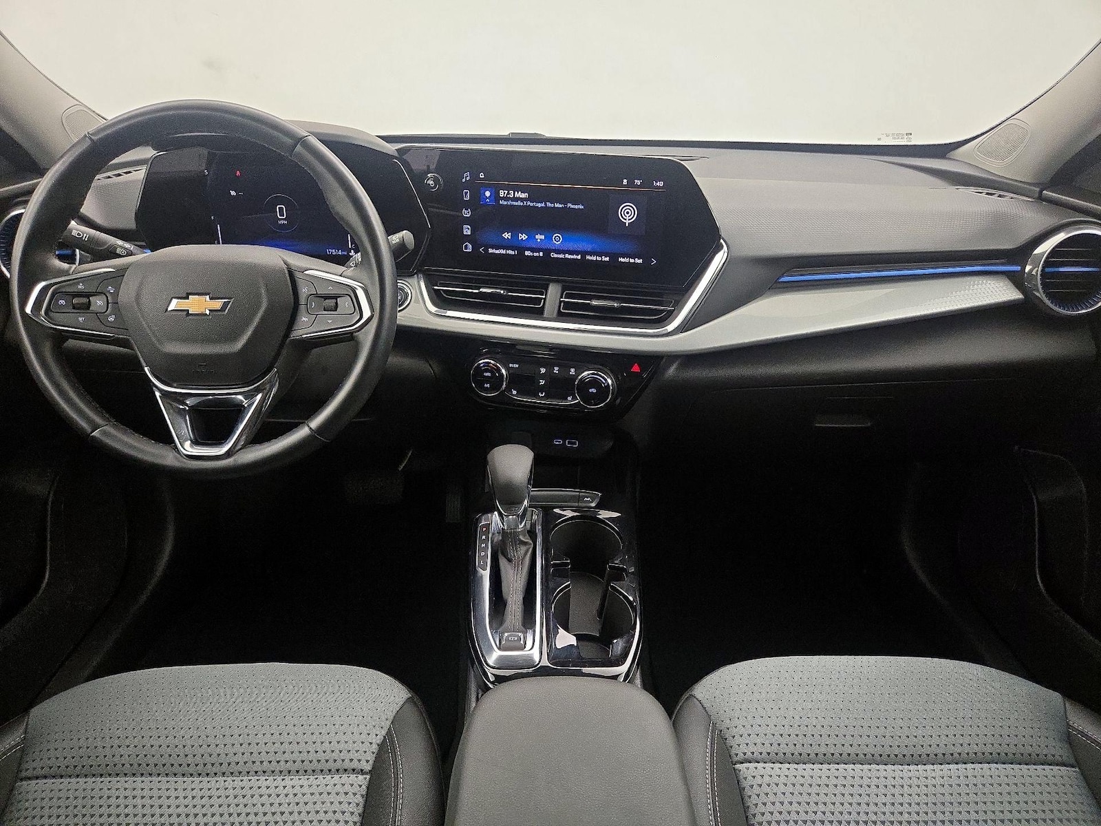 2025 Chevrolet Trax LT - Photo 10