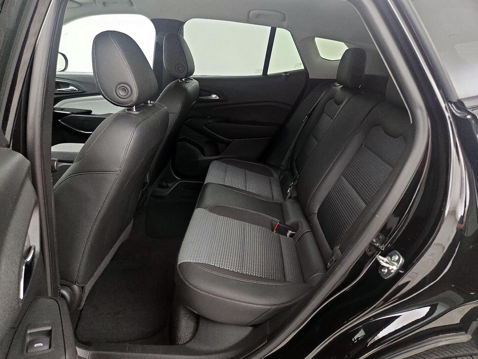 2025 Chevrolet Trax LT - Photo 20