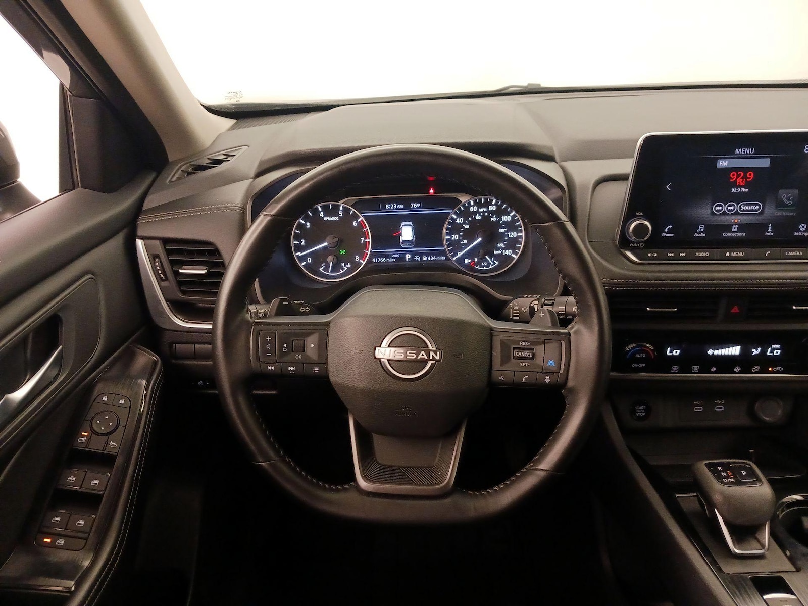 2025 Nissan Rogue SV - Photo 11
