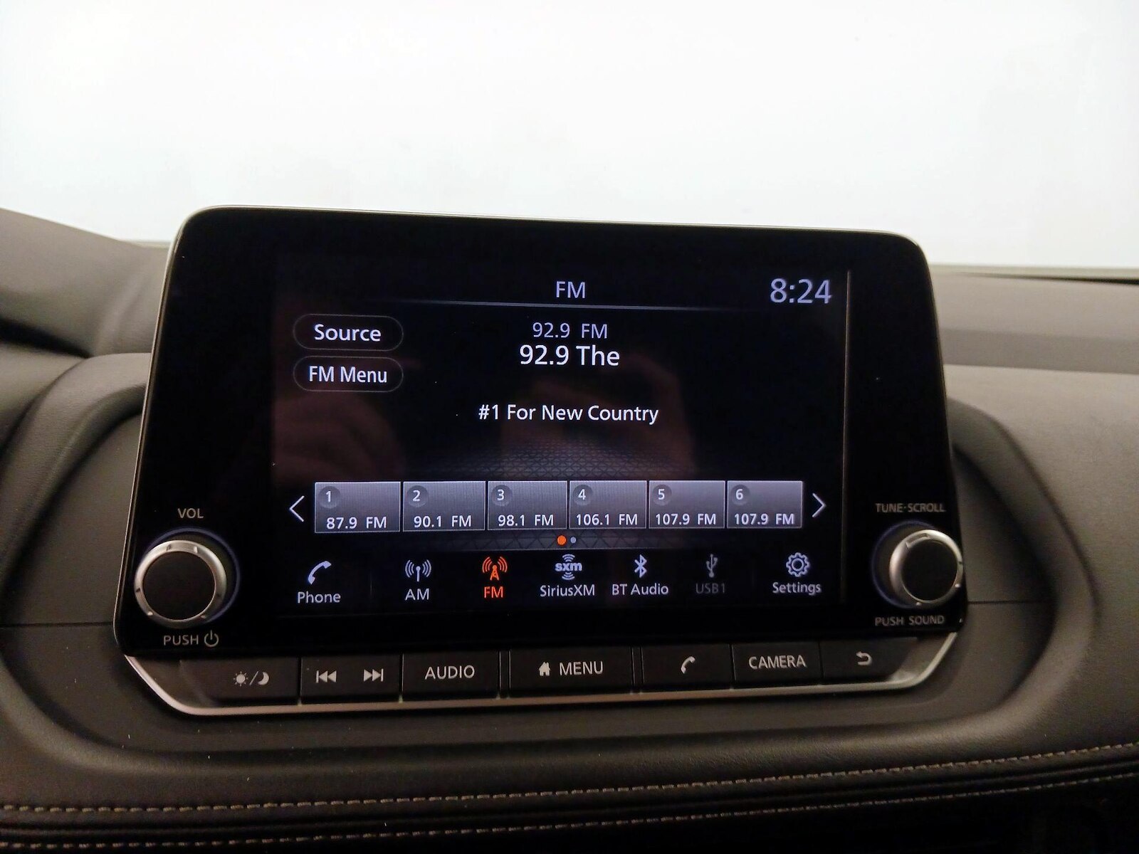 2025 Nissan Rogue SV - Photo 16