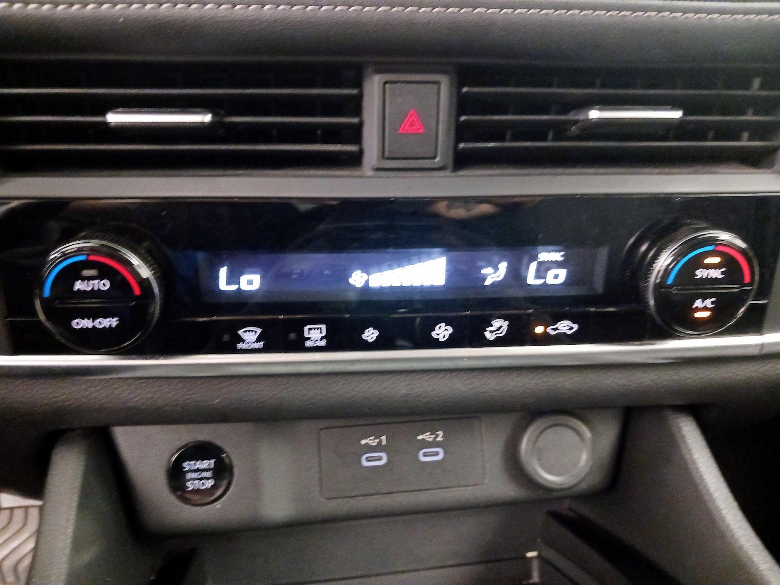 2025 Nissan Rogue SV - Photo 17