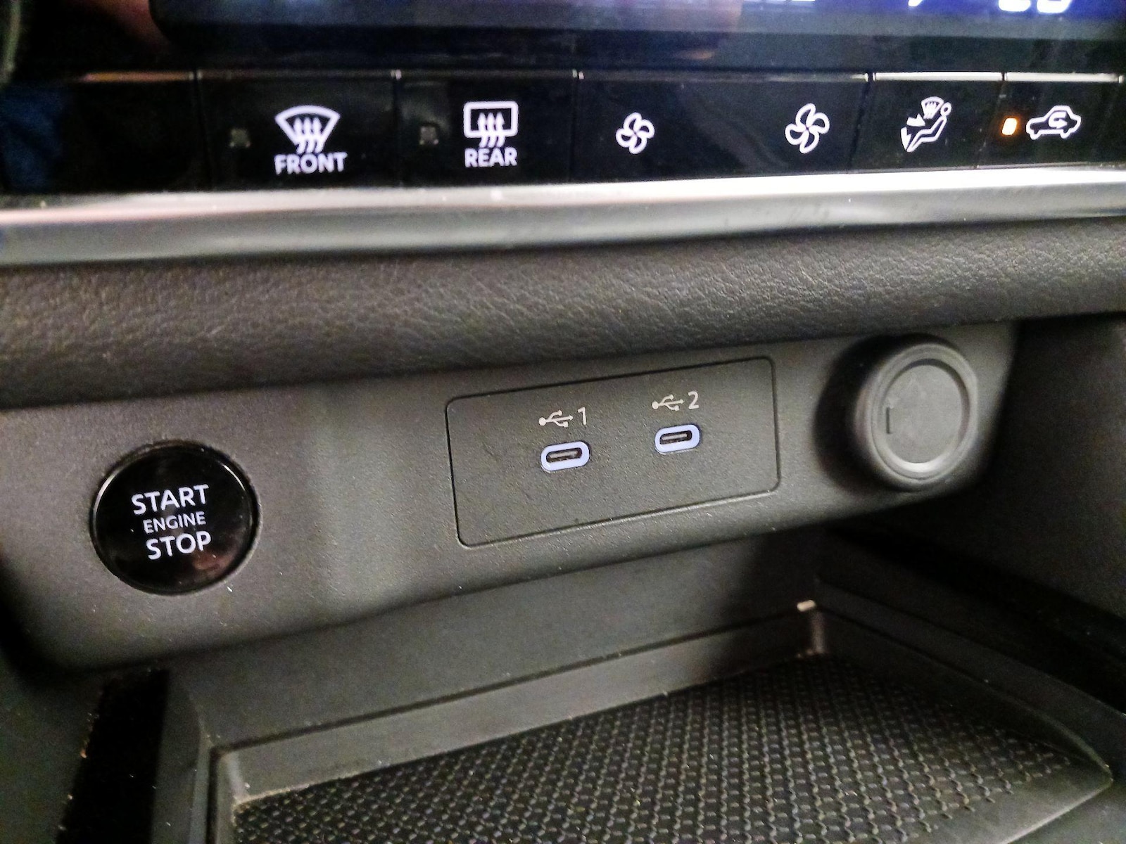 2025 Nissan Rogue SV - Photo 19