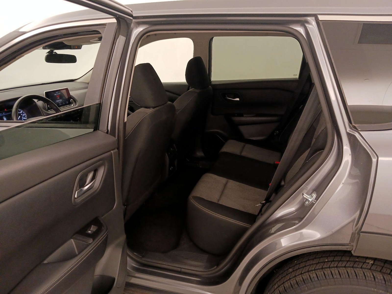 2025 Nissan Rogue SV - Photo 20