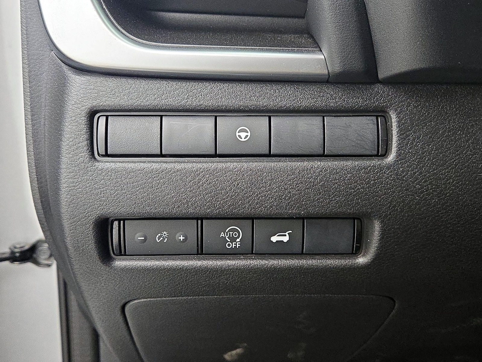 2025 Nissan Rogue SV - Photo 14