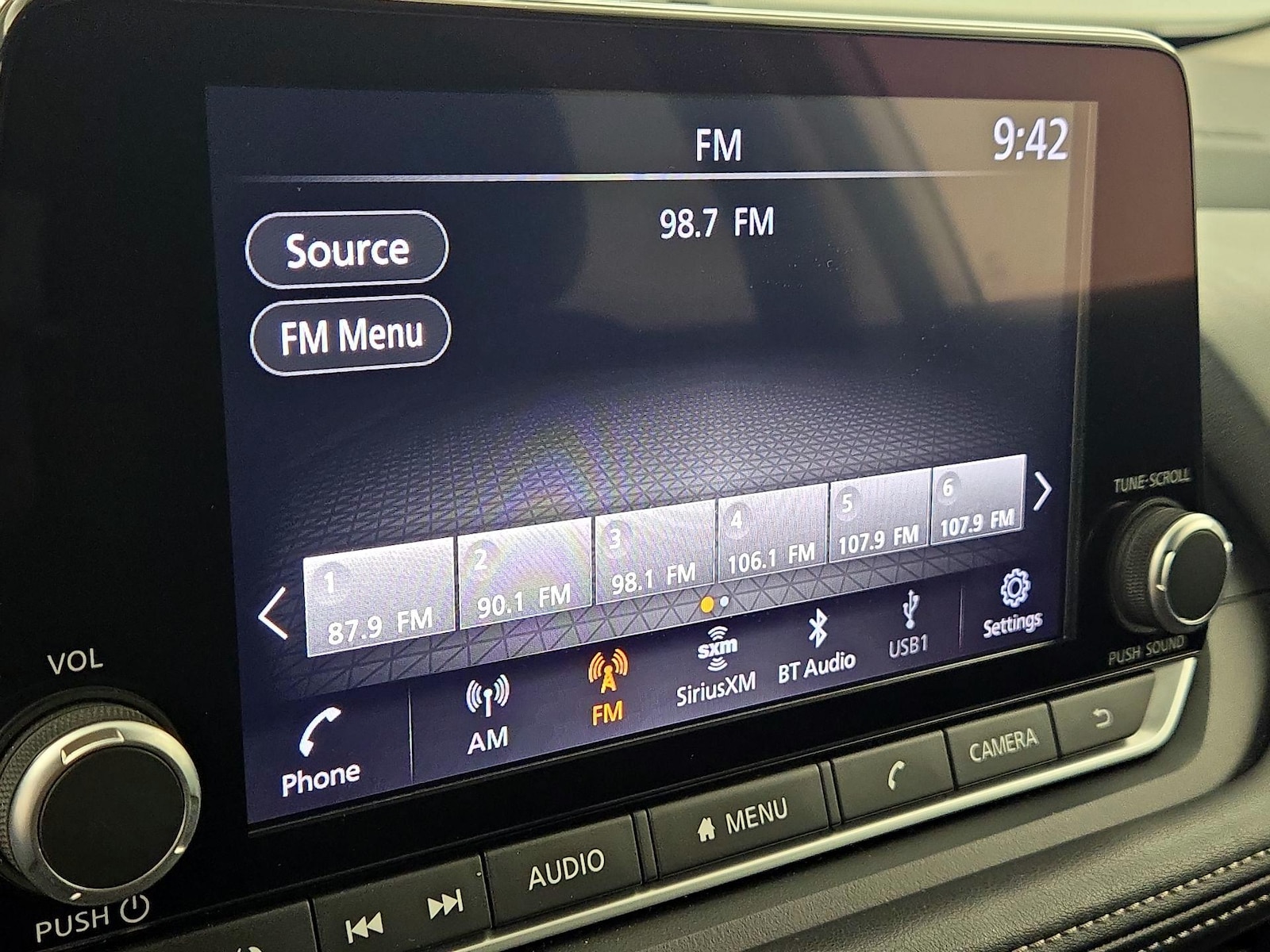 2025 Nissan Rogue SV - Photo 16