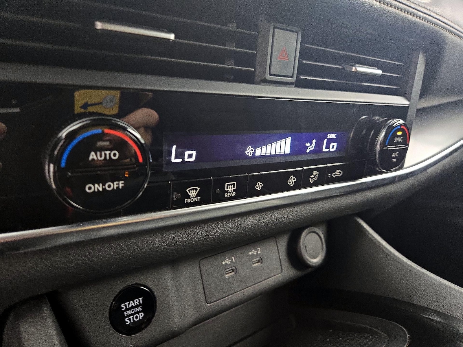 2025 Nissan Rogue SV - Photo 17
