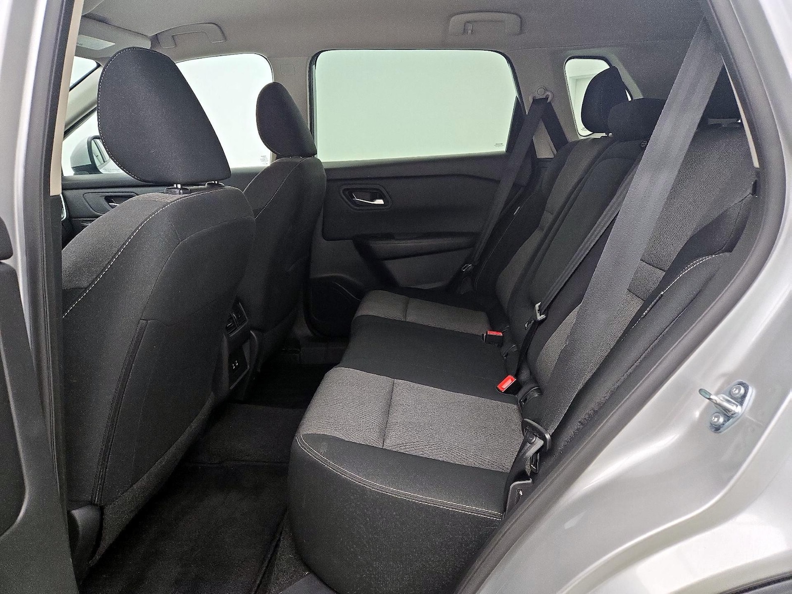 2025 Nissan Rogue SV - Photo 20