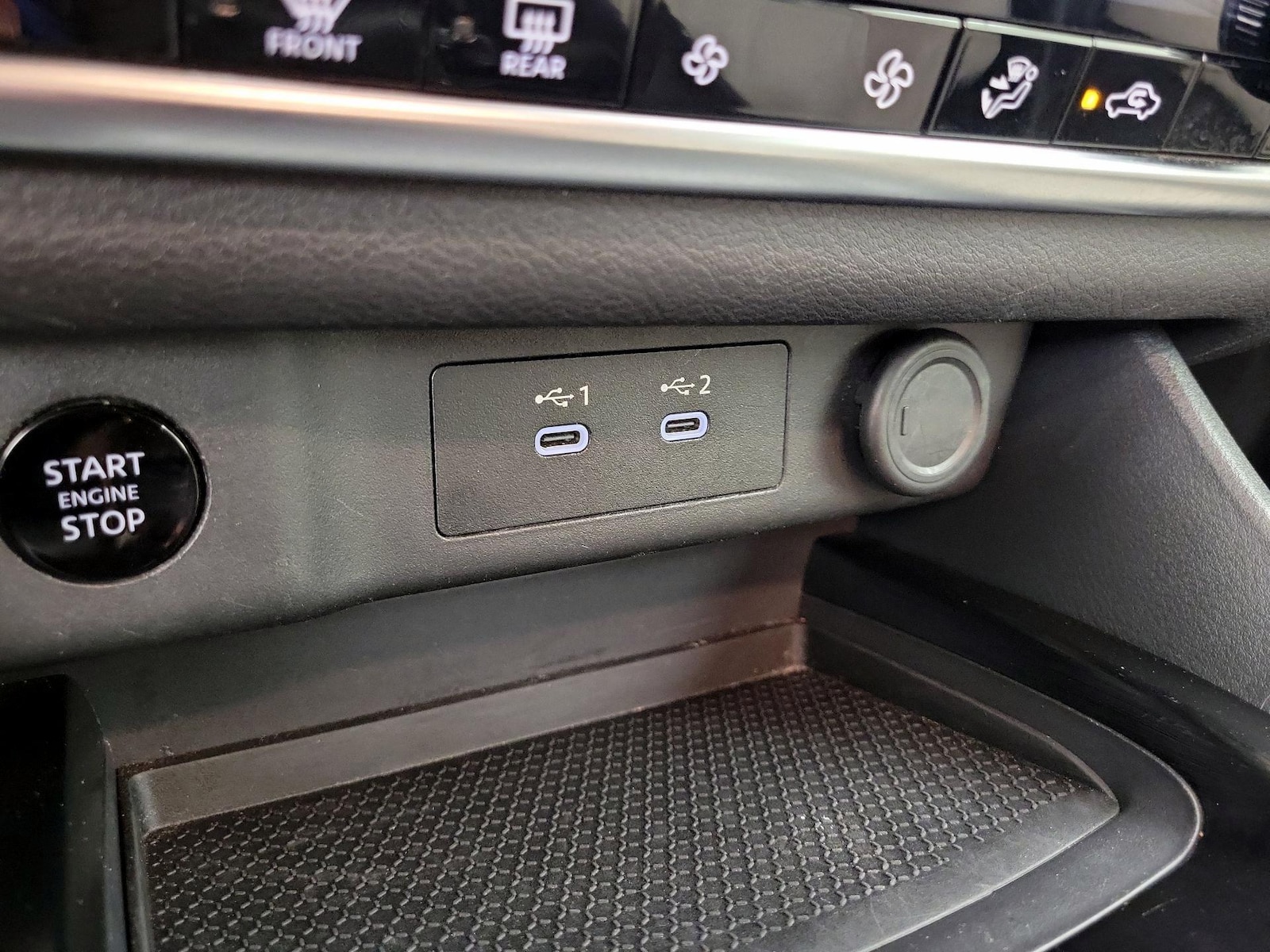 2025 Nissan Rogue SV - Photo 19