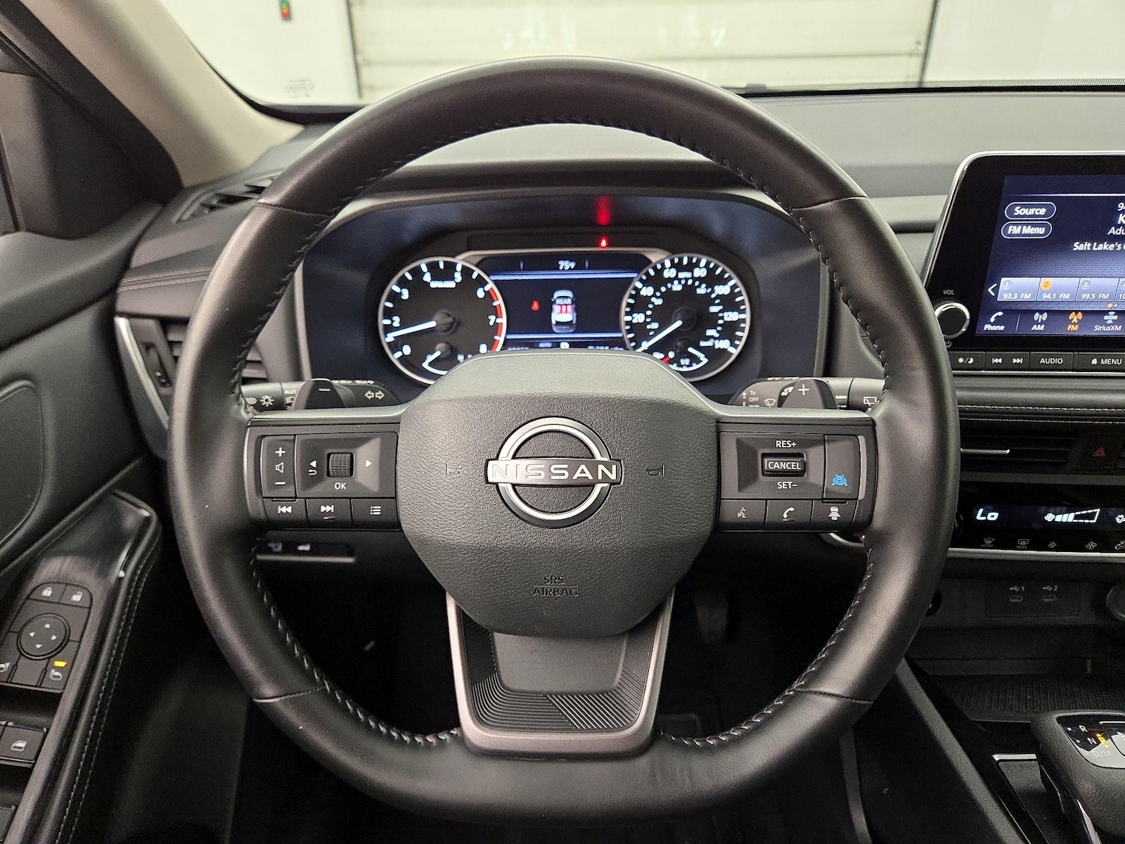2025 Nissan Rogue SV - Photo 11